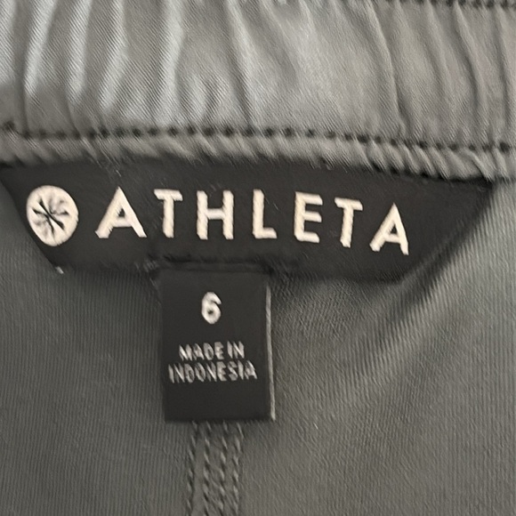 Athleta Expedition Zip Front Skort in Herb Olive - Size 6 - Picture 7 of 9